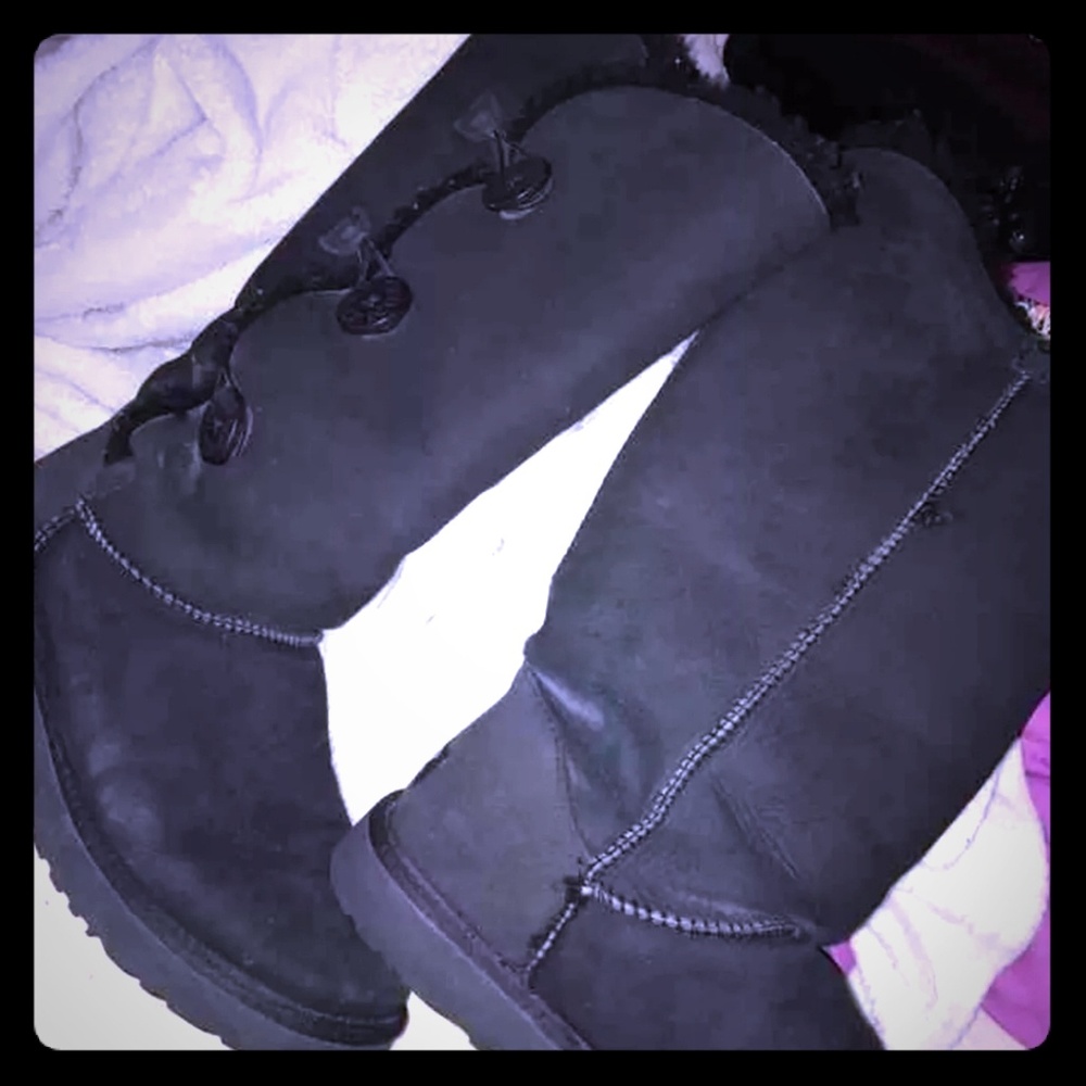 Black Uggs